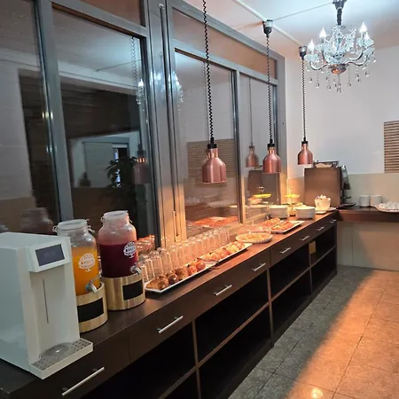 Modena Hotel 호텔 3*